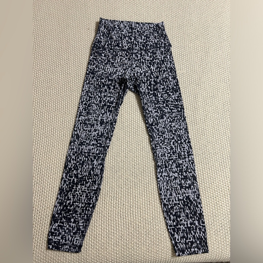Lululemon Align Leggings, size 4